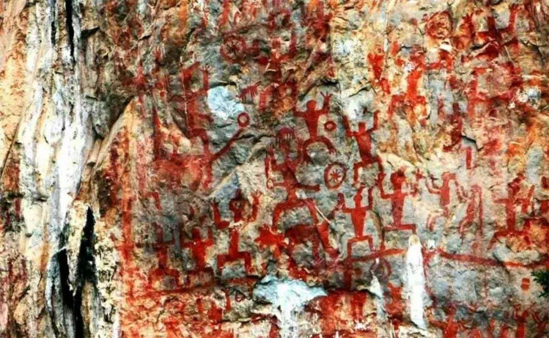广西花山岩画的资料图片