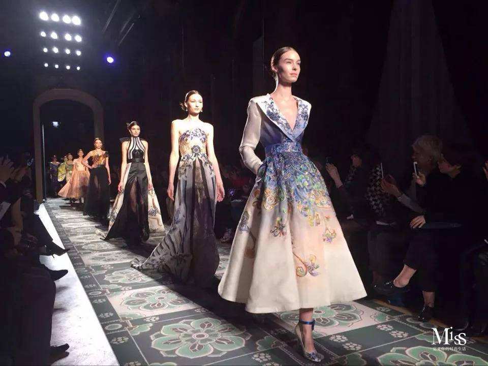 点击查看源网页 点击查看源网页