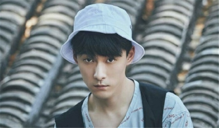 张雨剑_副本.png 张雨剑_副本.png