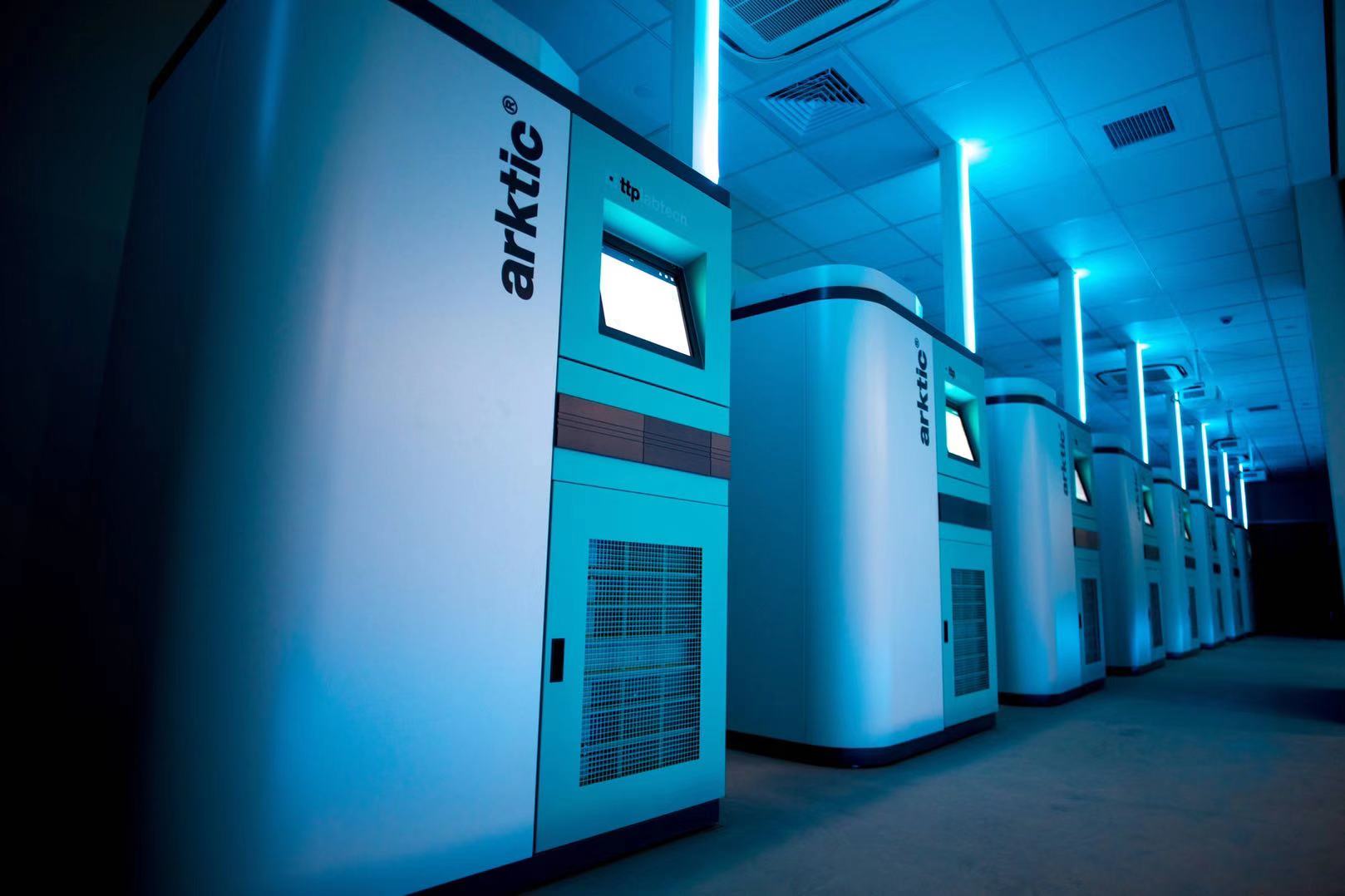 838996892.jpg 838996892.jpg