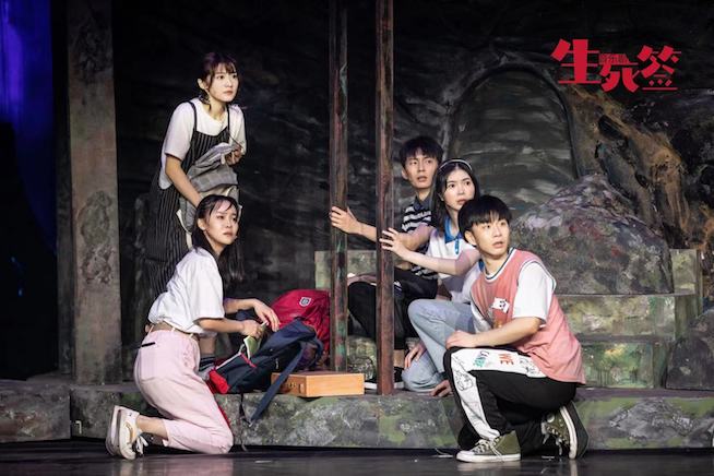 709639122.jpg 709639122.jpg