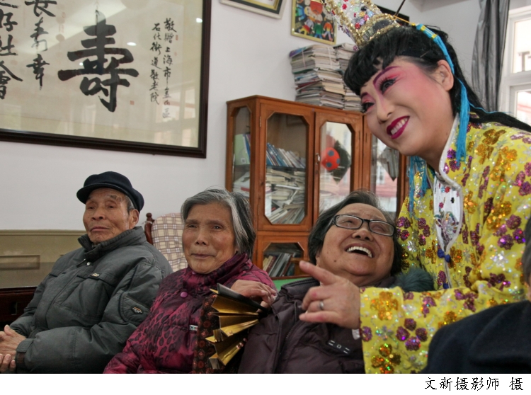 胡卫 | 给弱势群体更多人文关爱，让城市更温暖_智库 _ 文汇网